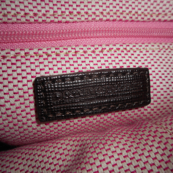 Dooney and Bourke logo bag, LIKE NEW CONDITION - Picture 3 of 8
